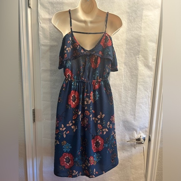 Xhilaration Blue Floral Mini Dress Casual off shoulder sundress Sz-S. W19 - Picture 3 of 9